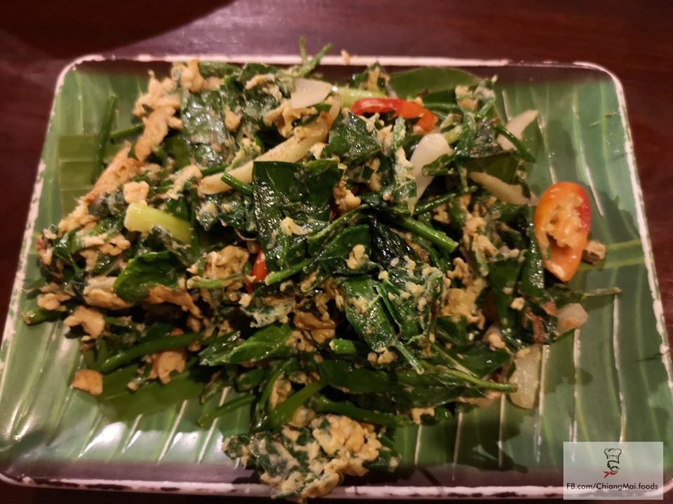 ผัดเชียงดาใส่ไข่